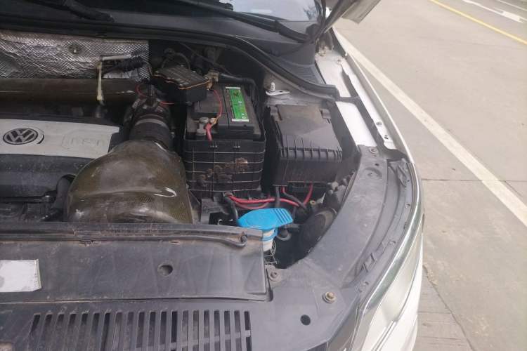 Used Volkswagen Tiguan 2010 1.8TSI Automatic Two-Wheel Drive Elite Edition Engine Bay Left