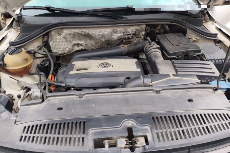 Used Volkswagen Tiguan 2010 1.8 TSI Automatic Two-Wheel Drive Trend Edition Engine Bay Left