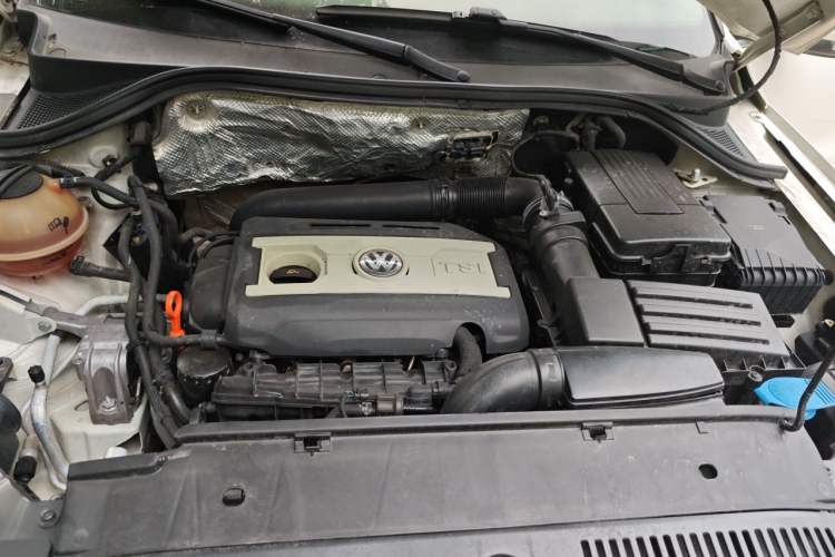 Used Volkswagen Tiguan 2010 1.8TSI Automatic All-Wheel-Drive Elite Edition Engine Bay