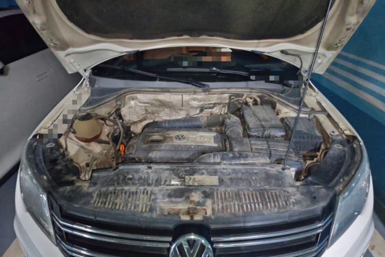 Used Volkswagen Tiguan 2010 1.8TSI Automatic All-Wheel-Drive Elite Edition Engine Bay
