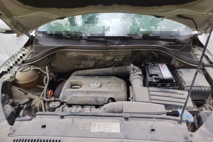 Used Volkswagen Tiguan 2010 2.0 TSI Automatic All-Wheel-Drive Elite Edition Engine Bay