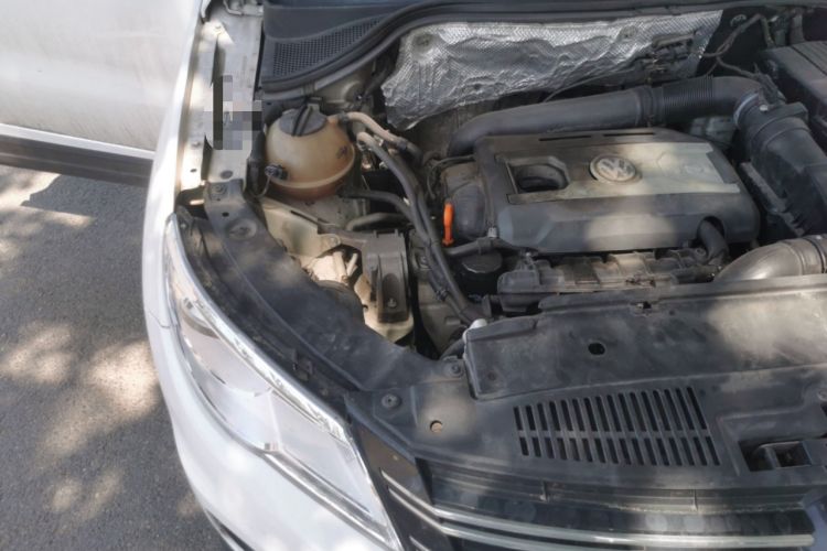 Used Volkswagen Tiguan 2010 1.8TSI Automatic All-Wheel-Drive Elite Edition Engine Bay Right