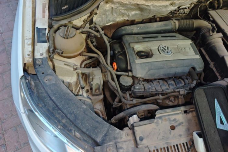 Used Volkswagen Tiguan 2010 1.8TSI Automatic All-Wheel-Drive Elite Edition Engine Bay Right