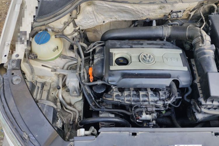 Used Volkswagen Tiguan 2010 1.8TSI Automatic Two-Wheel Drive Elite Edition Engine Bay Right