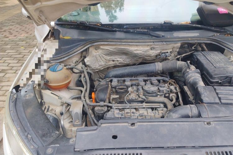 Used Volkswagen Tiguan 2010 1.8 TSI Automatic Two-Wheel Drive Urban Edition Engine Bay Right