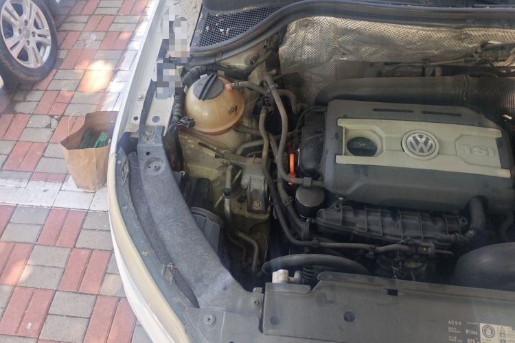 Used Volkswagen Tiguan 2010 1.8TSI Automatic All-Wheel-Drive Elite Edition Engine Bay Right