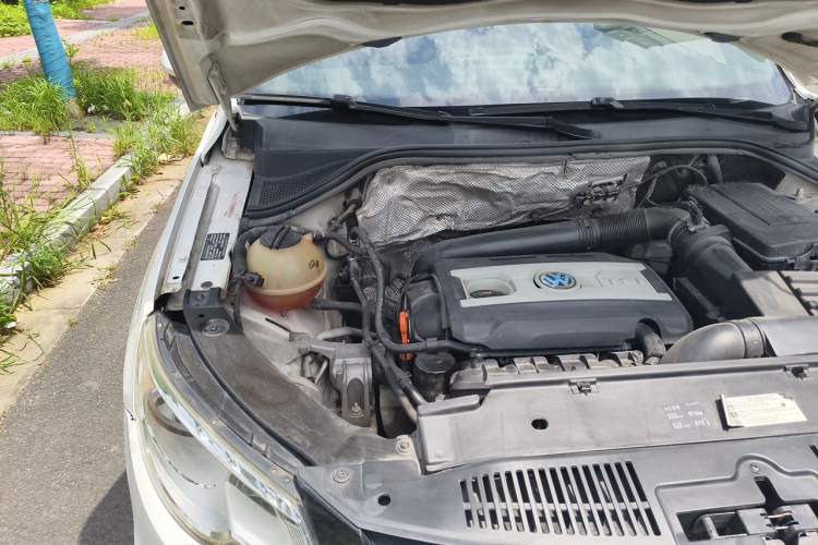 Used Volkswagen Tiguan 2010 1.8TSI Automatic Two-Wheel Drive Elite Edition Engine Bay Right