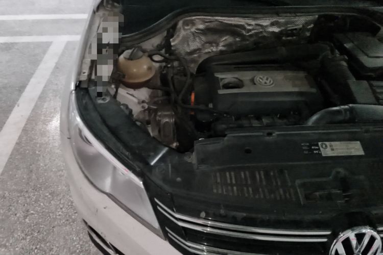 Used Volkswagen Tiguan 2010 2.0 TSI Automatic All-Wheel Drive Flagship Edition Engine Bay Right