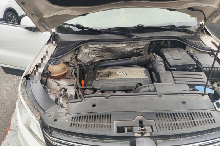 Used Volkswagen Tiguan 2010 1.8TSI Automatic Two-Wheel Drive Elite Edition Engine Bay Right