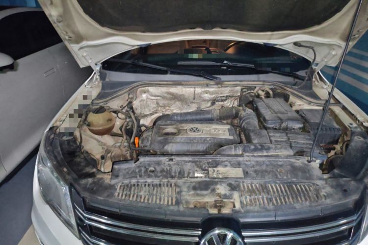 Used Volkswagen Tiguan 2010 1.8TSI Automatic All-Wheel-Drive Elite Edition Engine Bay Right