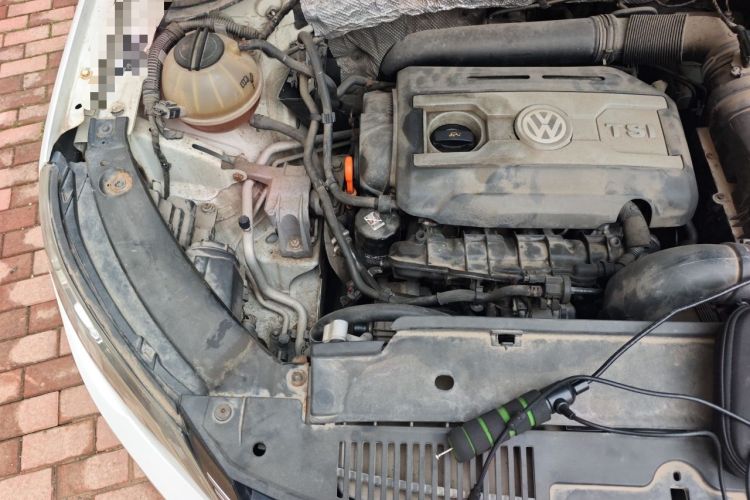 Used Volkswagen Tiguan 2010 1.8TSI Automatic All-Wheel-Drive Elite Edition Engine Bay Right