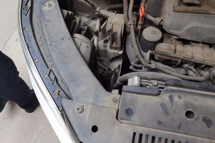Used Volkswagen Tiguan 2010 1.8 TSI Manual Two-Wheel Drive Urban Edition Engine Bay Right