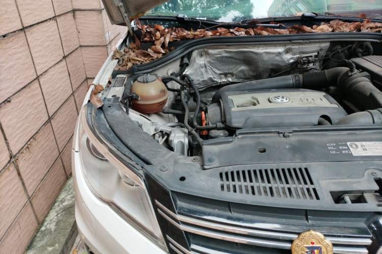 Used Volkswagen Tiguan 2010 2.0 TSI Automatic All-Wheel Drive Flagship Edition Engine Bay Right