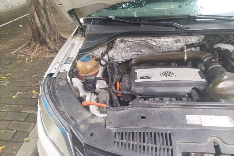 Used Volkswagen Tiguan 2010 1.8TSI Automatic Two-Wheel Drive Elite Edition Engine Bay Right