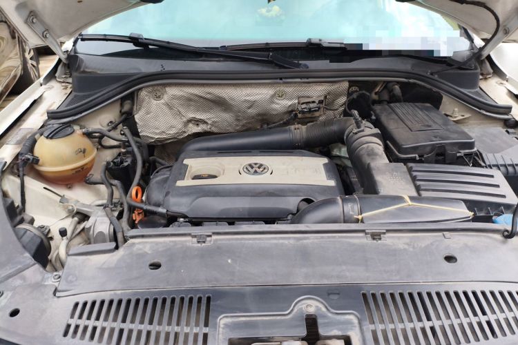 Used Volkswagen Tiguan 2010 1.8 TSI Automatic Two-Wheel Drive Trend Edition Engine Bay Right