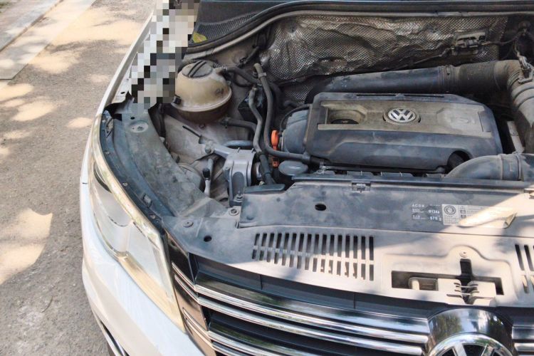 Used Volkswagen Tiguan 2010 1.8TSI Automatic All-Wheel-Drive Elite Edition Engine Bay Right