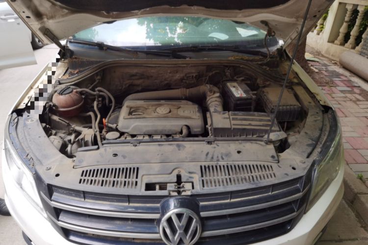 Used Volkswagen Tiguan 2010 1.8 TSI Manual Two-Wheel Drive Urban Edition Engine Bay