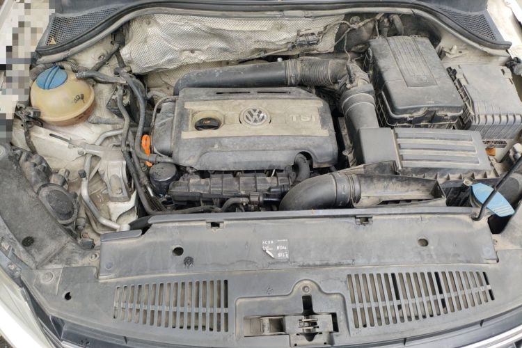 Used Volkswagen Tiguan 2010 2.0 TSI Automatic All-Wheel Drive Flagship Edition Engine Bay