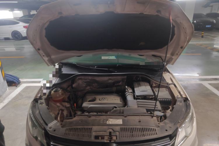 Used Volkswagen Tiguan 2010 1.8TSI Automatic All-Wheel-Drive Elite Edition Engine Bay