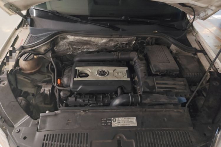 Used Volkswagen Tiguan 2010 1.8 TSI Automatic All-Wheel Drive Fashion Edition Engine Bay