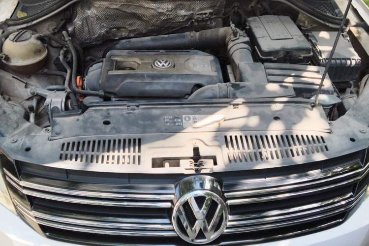 Used Volkswagen Tiguan 2010 1.8TSI Automatic All-Wheel-Drive Elite Edition Engine Bay