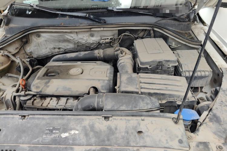 Used Volkswagen Tiguan 2010 2.0 TSI Automatic All-Wheel-Drive Elite Edition Engine Bay