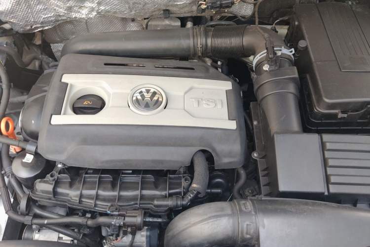 Used Volkswagen Tiguan 2010 1.8 TSI Automatic All-Wheel Drive Fashion Edition Engine Bay