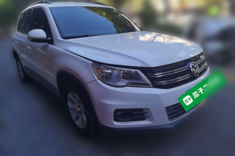 Used Volkswagen Tiguan 2010 1.8 TSI Automatic All-Wheel Drive Fashion Edition Front Right 45 Deg