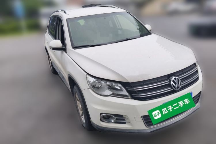 Used Volkswagen Tiguan 2010 1.8 TSI Automatic Two-Wheel Drive Trend Edition Front Right 45 Deg