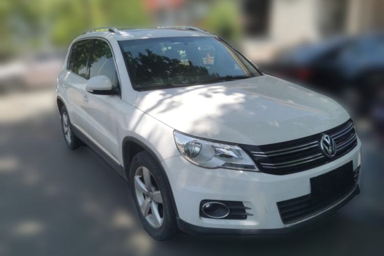 Used Volkswagen Tiguan 2010 1.8TSI Automatic All-Wheel-Drive Elite Edition Front Right 45 Deg