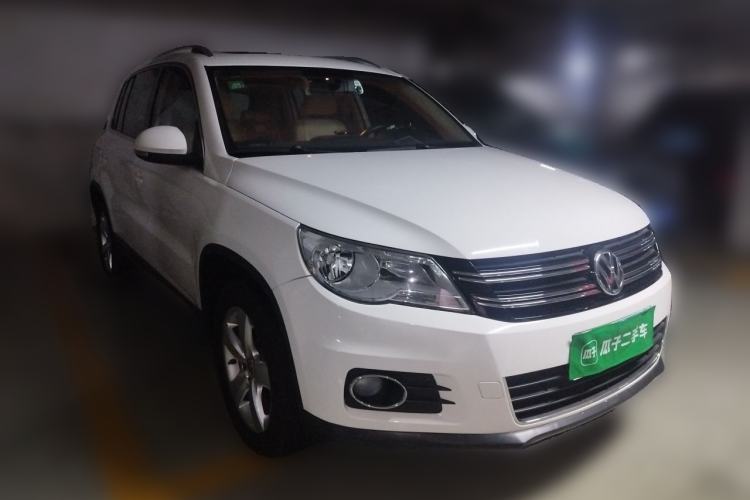 Used Volkswagen Tiguan 2010 1.8TSI Automatic All-Wheel-Drive Elite Edition Front Right 45 Deg