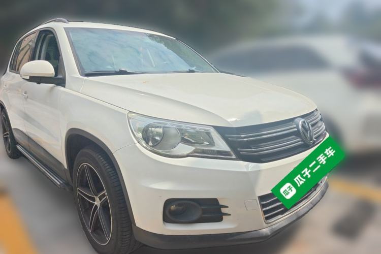 Used Volkswagen Tiguan 2010 1.8 TSI Automatic All-Wheel Drive Fashion Edition Front Right 45 Deg