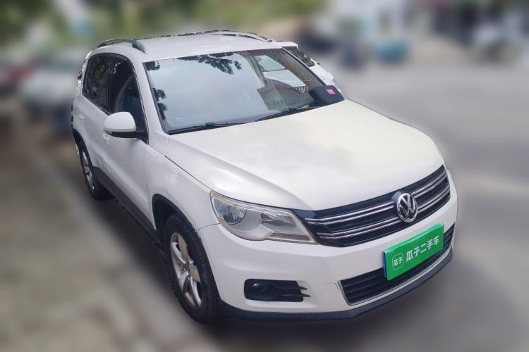 Used Volkswagen Tiguan 2010 1.8 TSI Automatic Two-Wheel Drive Urban Edition Front Right 45 Deg