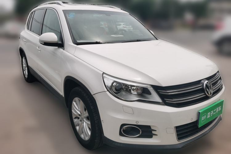 Used Volkswagen Tiguan 2010 2.0 TSI Automatic All-Wheel Drive Flagship Navigation Edition Front Right 45 Deg