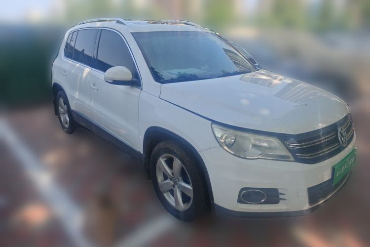 Used Volkswagen Tiguan 2010 1.8TSI Automatic All-Wheel-Drive Elite Edition Front Right 45 Deg