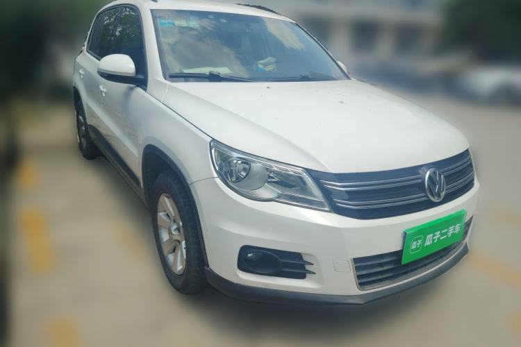 Used Volkswagen Tiguan 2010 1.8 TSI Automatic All-Wheel Drive Fashion Edition Front Right 45 Deg