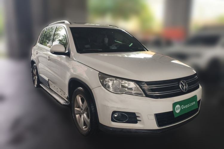 Used Volkswagen Tiguan 2010 1.8TSI Automatic All-Wheel-Drive Elite Edition Front Right 45 Deg