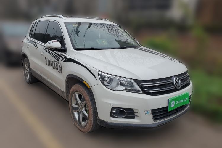 Used Volkswagen Tiguan 2010 2.0 TSI Automatic All-Wheel-Drive Elite Edition Front Right 45 Deg