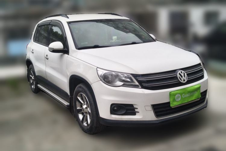 Used Volkswagen Tiguan 2010 1.8 TSI Automatic All-Wheel Drive Fashion Edition Front Right 45 Deg