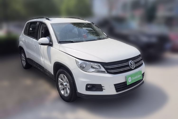 Used Volkswagen Tiguan 2010 1.8 TSI Automatic Two-Wheel Drive Trend Edition Front Right 45 Deg