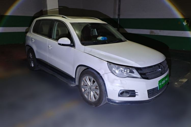 Used Volkswagen Tiguan 2010 2.0 TSI Automatic All-Wheel Drive Flagship Navigation Edition Front Right 45 Deg