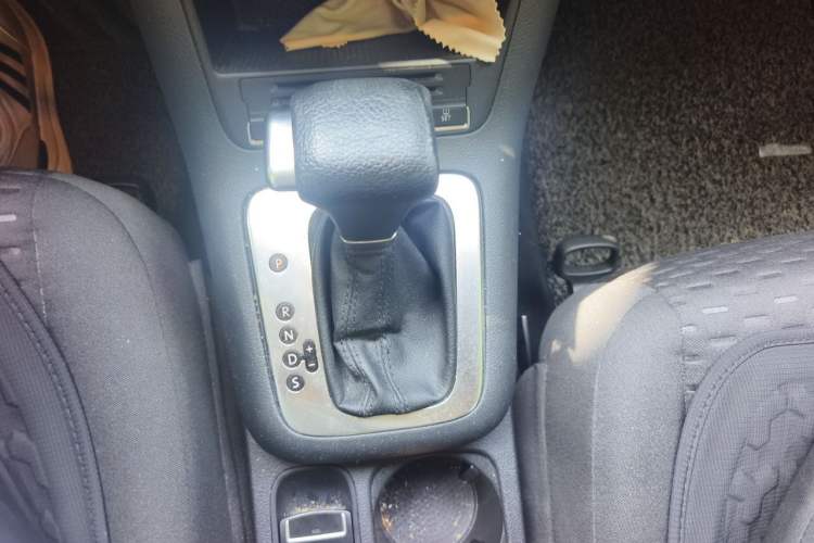 Used Volkswagen Tiguan 2010 1.8 TSI Automatic Two-Wheel Drive Urban Edition Gear Lever