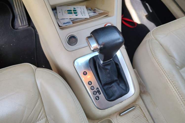 Used Volkswagen Tiguan 2010 1.8 TSI Automatic Two-Wheel Drive Trend Edition Gear Lever