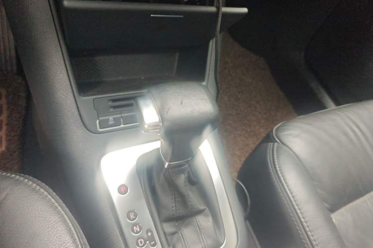 Used Volkswagen Tiguan 2010 1.8TSI Automatic Two-Wheel Drive Elite Edition Gear Lever