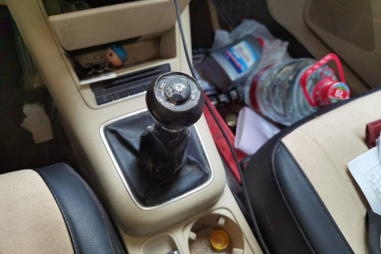 Used Volkswagen Tiguan 2010 1.8 TSI Manual Two-Wheel Drive Urban Edition Gear Lever