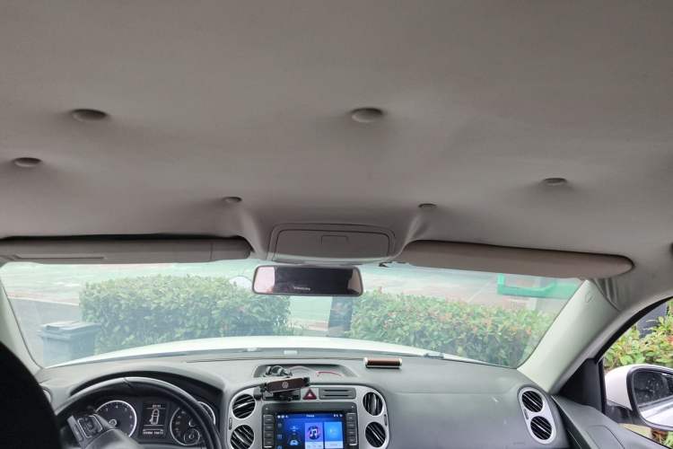Used Volkswagen Tiguan 2010 1.8 TSI Automatic Two-Wheel Drive Trend Edition Headliner