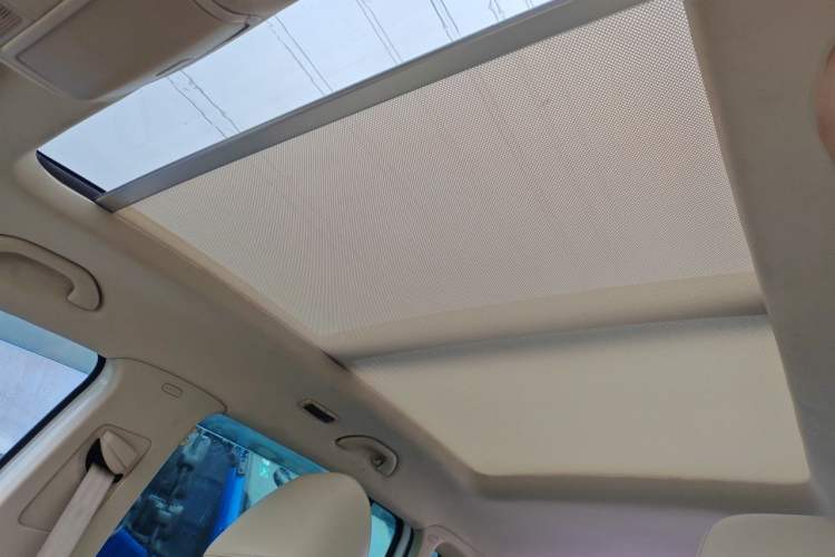 Used Volkswagen Tiguan 2010 2.0 TSI Automatic All-Wheel Drive Flagship Edition Headliner