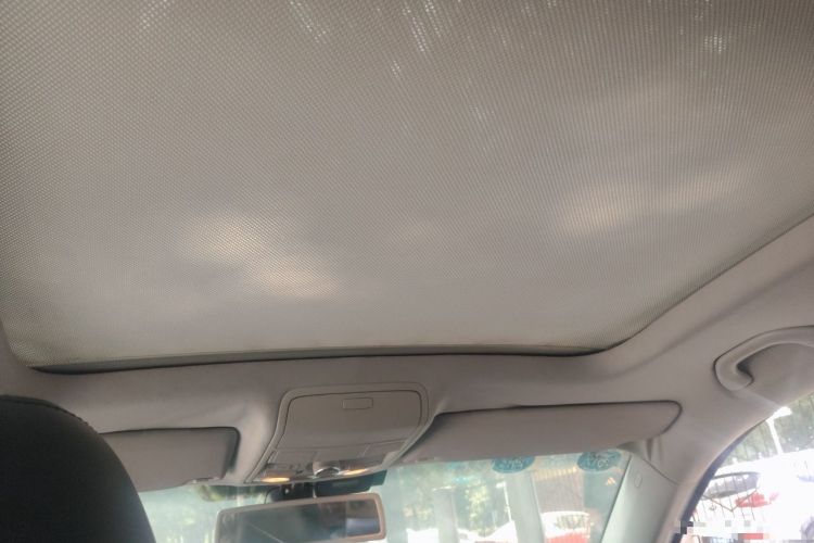 Used Volkswagen Tiguan 2010 2.0 TSI Automatic All-Wheel Drive Flagship Edition Headliner