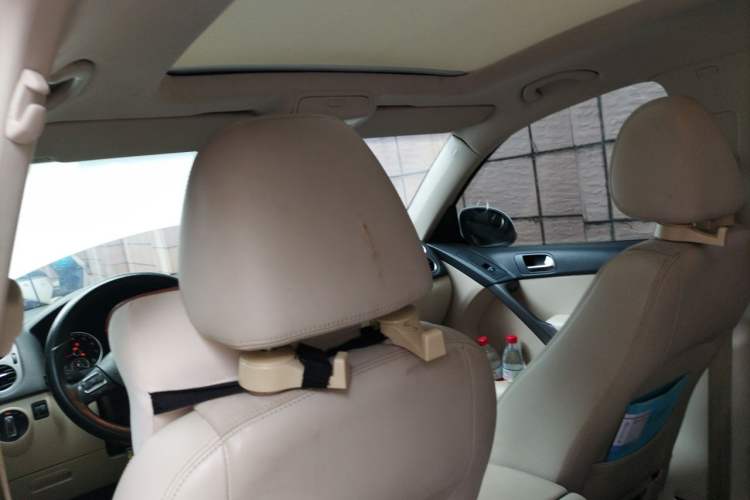 Used Volkswagen Tiguan 2010 2.0 TSI Automatic All-Wheel Drive Flagship Edition Headliner