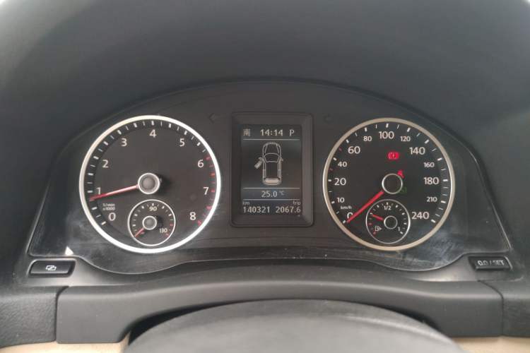 Used Volkswagen Tiguan 2010 1.8TSI Automatic All-Wheel-Drive Elite Edition Instrument Cluster